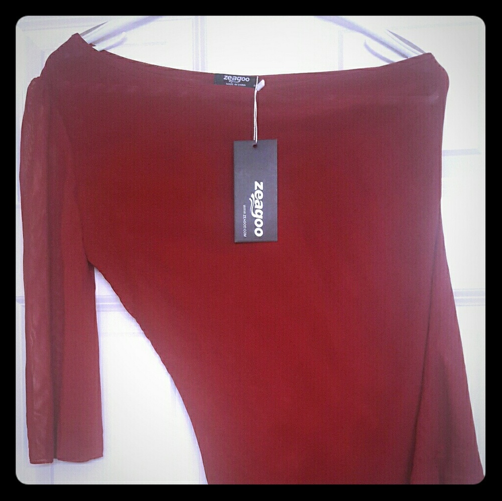 Adorable!!! Red small junior top NWT!